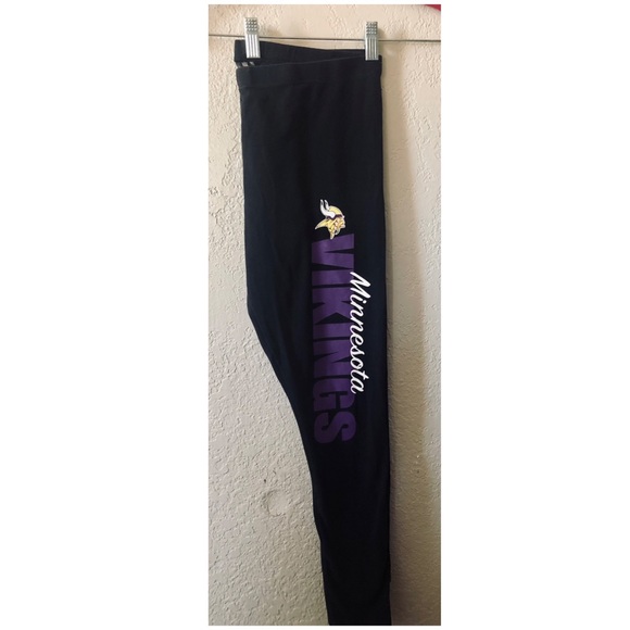 PICK A WINNER! VIKINGS🏈NFL Gear Minnesota Vikings 3/4 Length Leggings - Picture 9 of 11